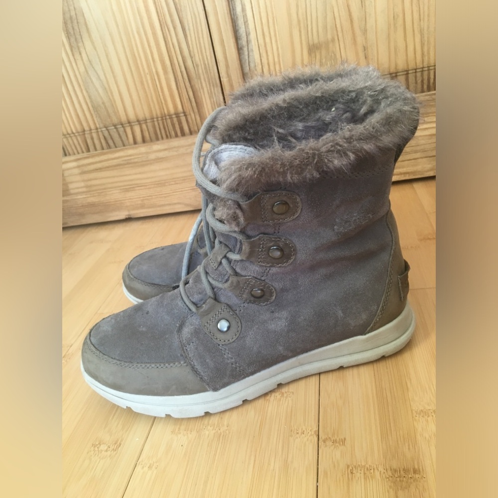 Sorel NL3039 Explorer Joan Gray Suede Leather Women's Winter Lace Up Boot Size 9